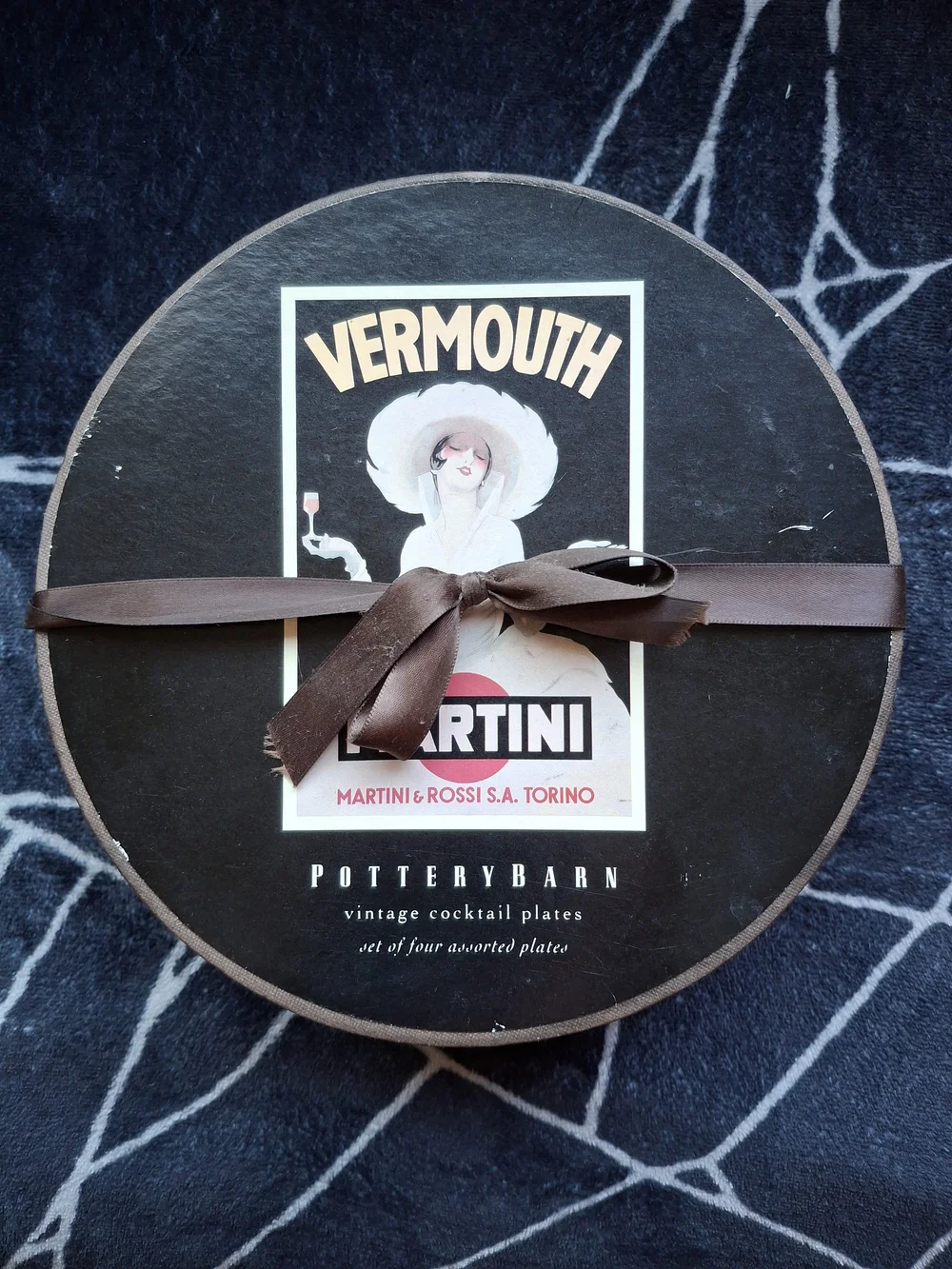 Pottery Barn Black Vintage Martini Vermouth Set Of 4 Plates Round Box Never Used